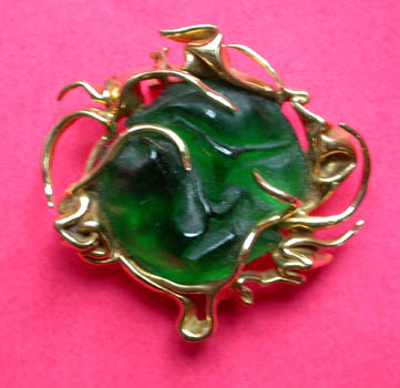 Broche cristal vert 1963 Broche cristal vert 1963